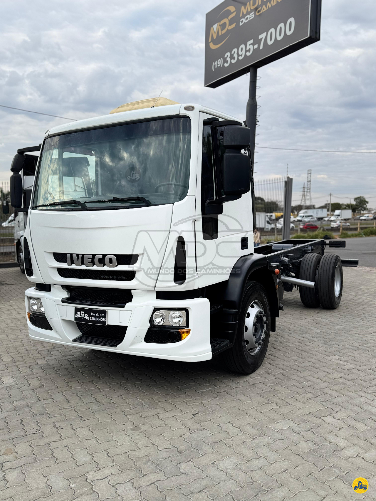 CAMINHAO IVECO TECTOR 170E22 Chassis Toco 4x2 Mundo dos Caminhões SUMARE SÃO PAULO SP